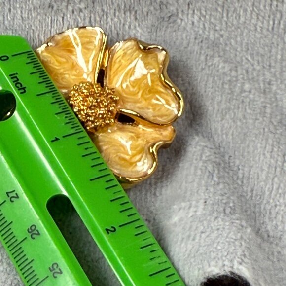 Gold-Tone Enamel Flower Clip-On Earrings Textured Centers Vintage Chunky Retro - Picture 8 of 16